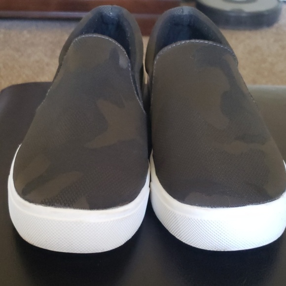 Shoes - Picture 4 of 5